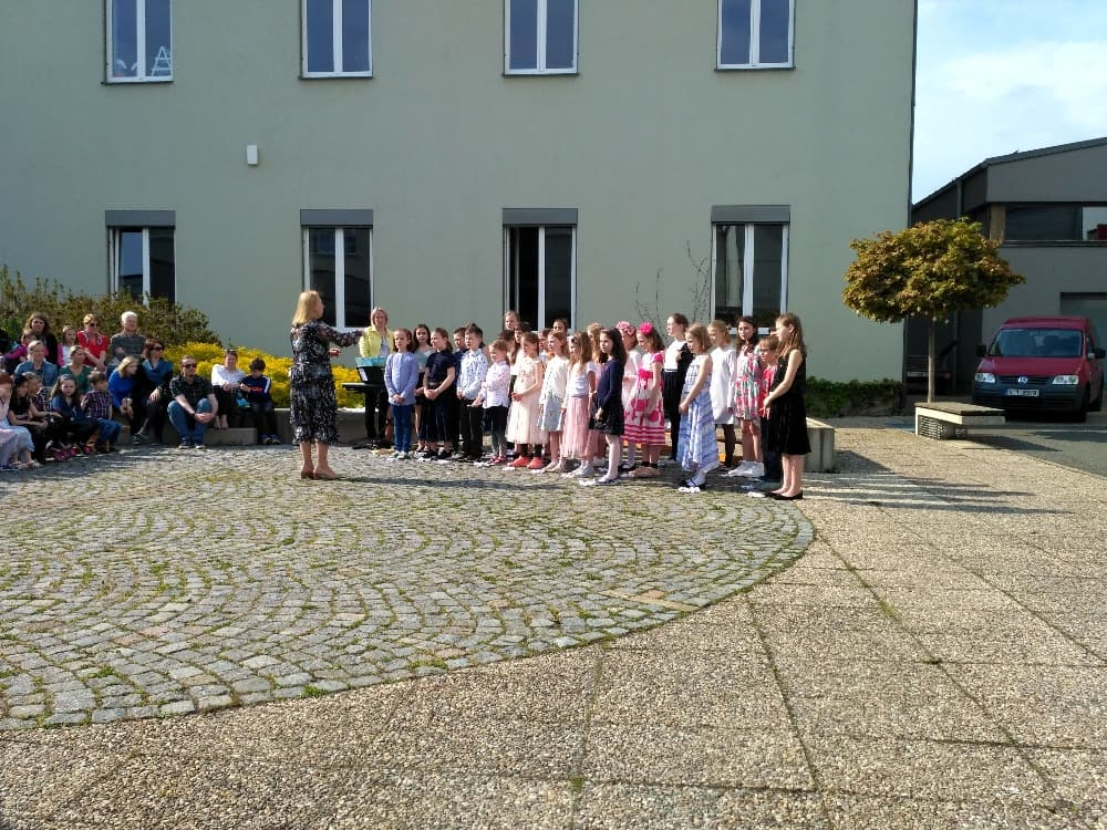 Reportážní fotografie z koncertu Lesněnek