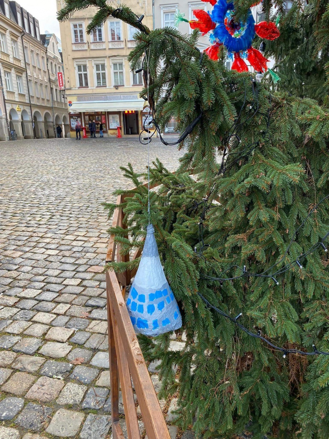 Reportážní foto - Advent - ozdobili jsme také liberecký vánoční strom