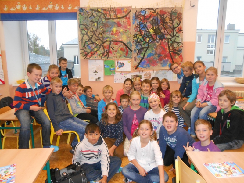 S PODZIMEM PŘICHÁZÍME DO ŠKOLY I MY, TŘEŤÁCI S PODZIMEM PŘICHÁZÍME DO ŠKOLY I MY, TŘEŤÁCI